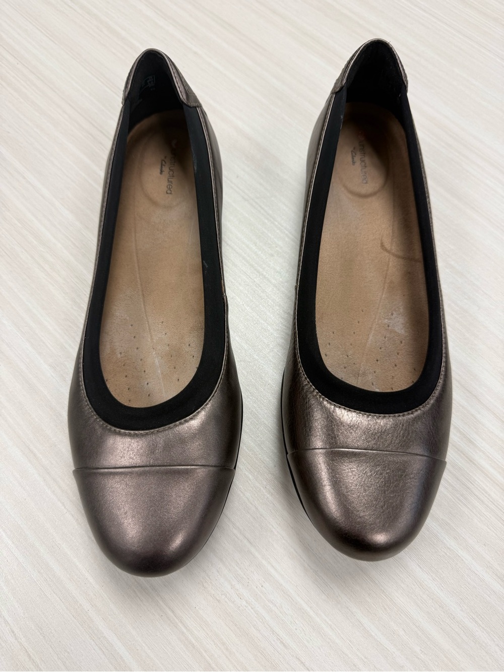 Clarks Size 9.5 Metallic Bronze Women’s Ballet Flats - Comfort Insole